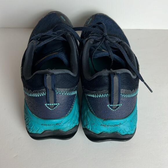 New Balance Sneakers - Women's 11 - Picture 4 of 10